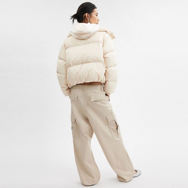 Dámské Bunda Coach Cropped Puffer In Recycled Polyamide With Sherpa Collar Krém | 3406528-CZ