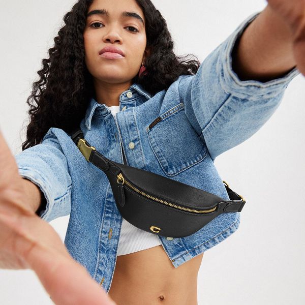 Dámské Ledvinka Coach Essential Černé | 2856340-CZ